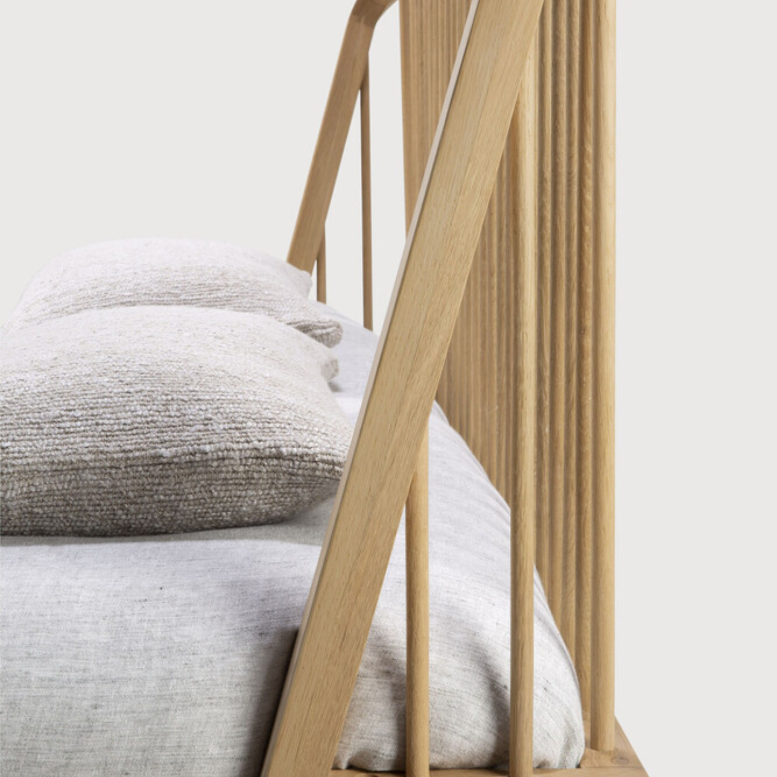 Spindle Bed 13 - FURNITURE - bed Ethnicraft