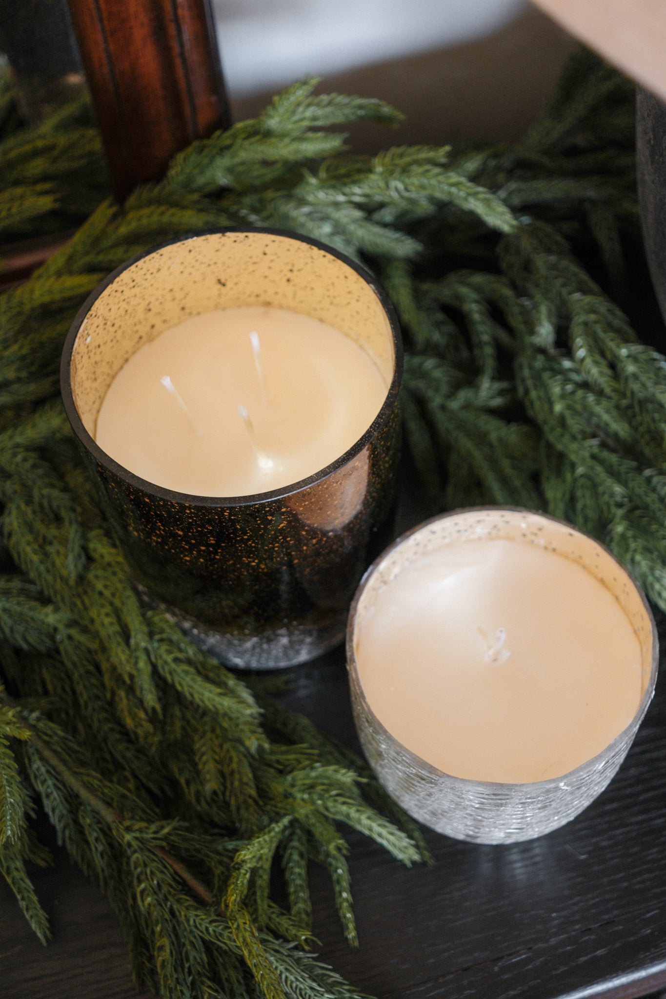 Metallic Finish Candle - Woodfire CHRISTMAS 2025 Illume (DYA)