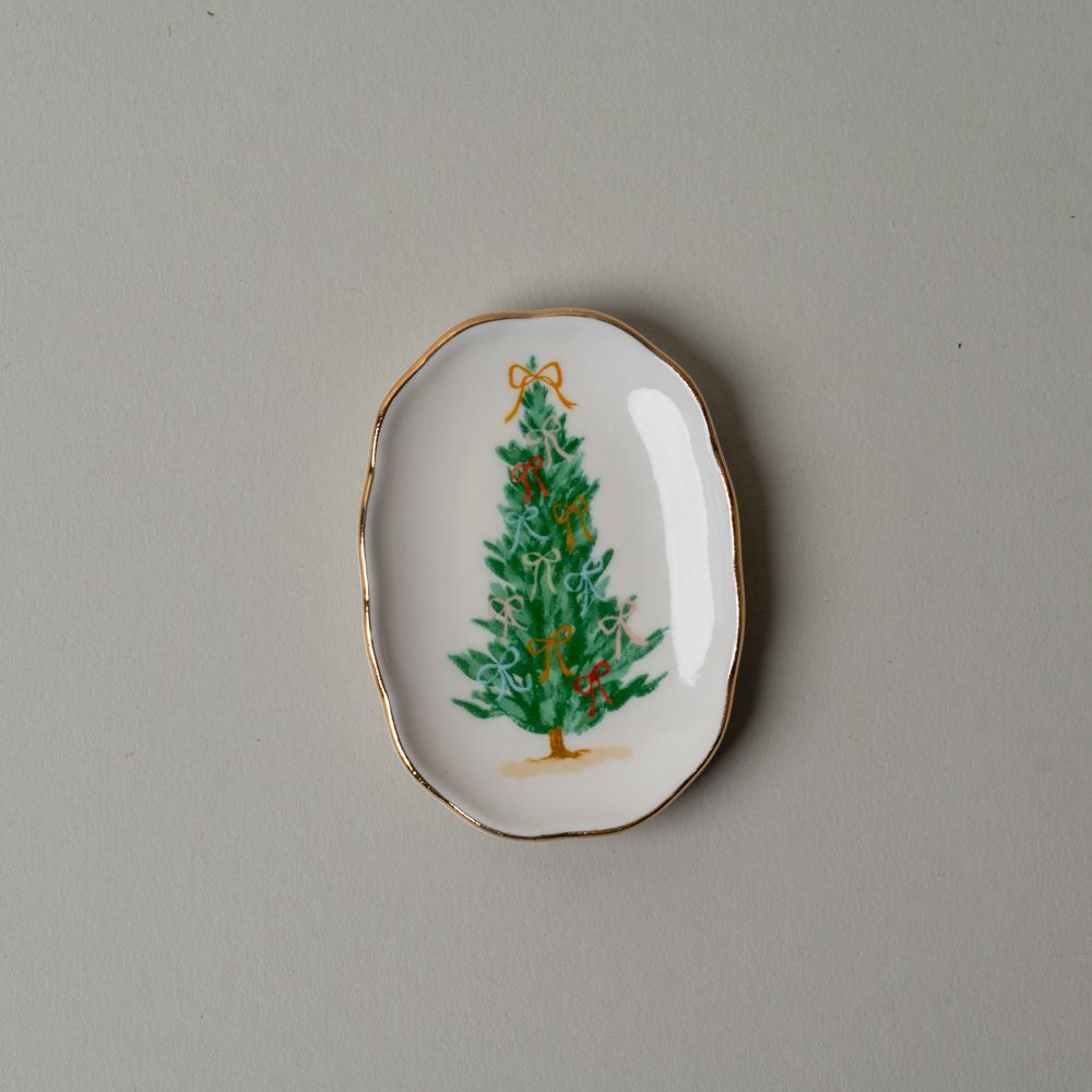 Stoneware Scallop Mini Holiday Dish CHRISTMAS 2025 Creative Co-op (DYA) Tree