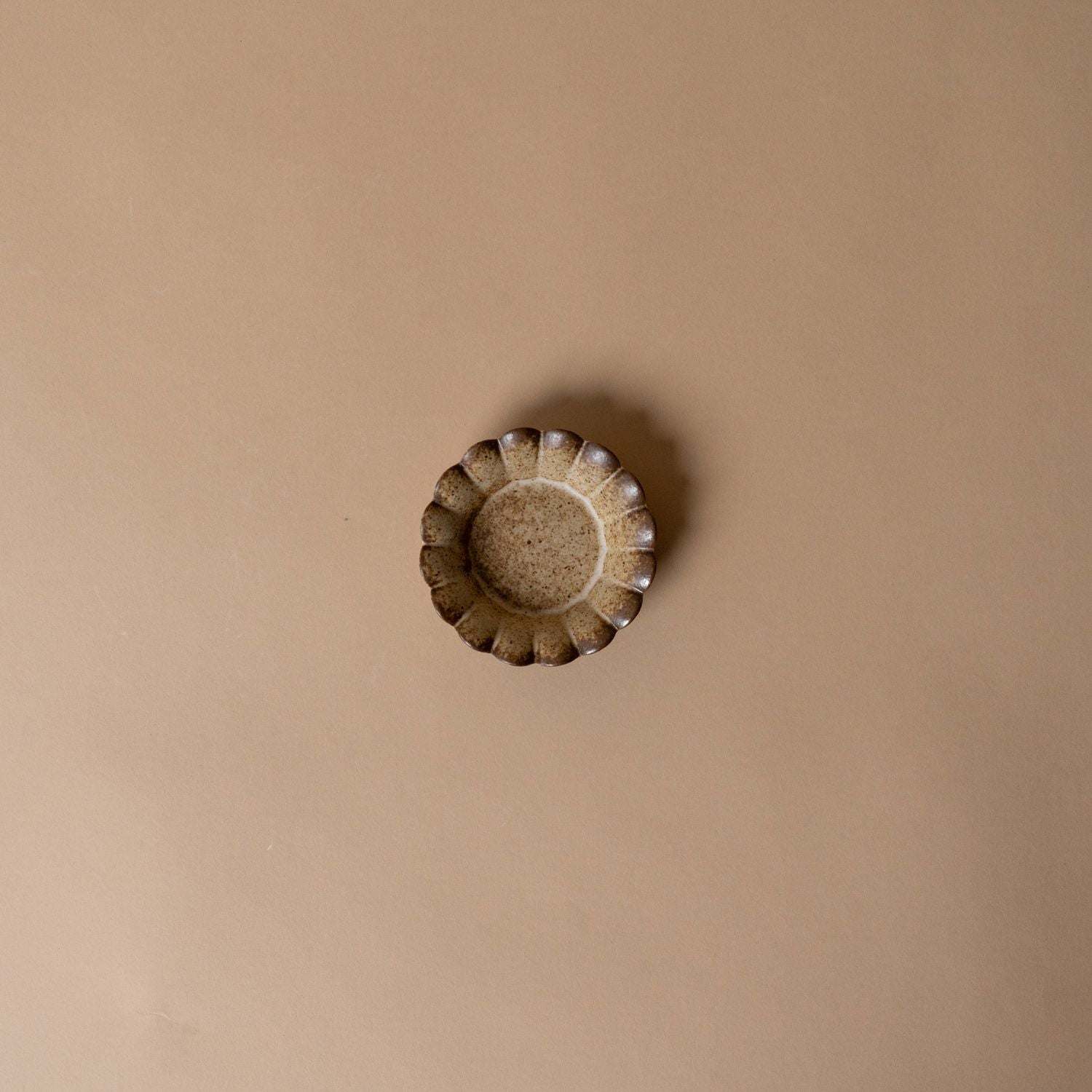 Scallop Stoneware Dish bowl Gohobi (Faire)