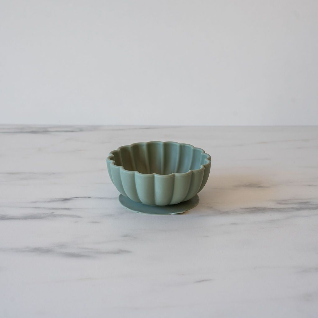 Scalloped Snack Bowl FINNBIRD - bowl Welly and Bee (Faire) Sage