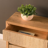 Tavi Dresser