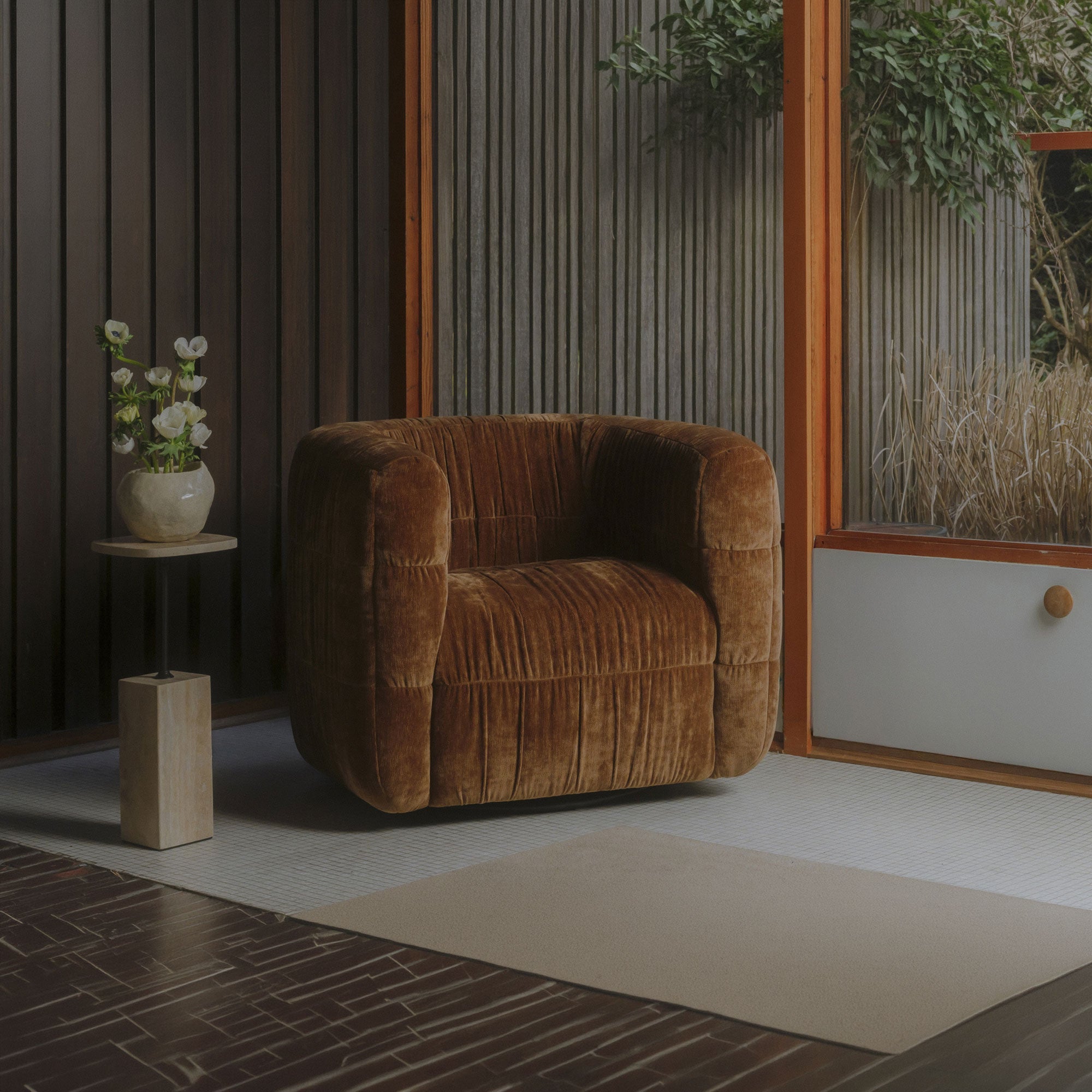 Robson Swivel Chair FURNITURE - accent chair Moe's Furniture