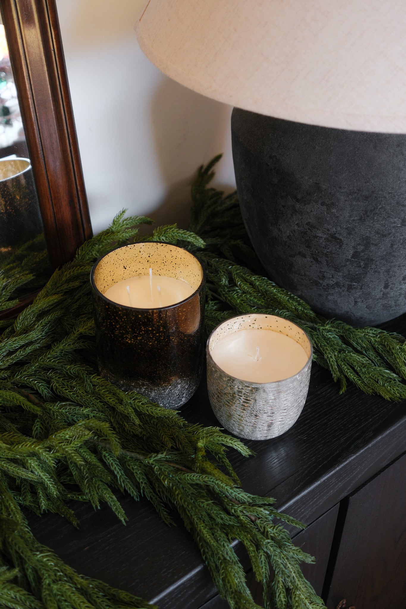 Metallic Finish Candle - Woodfire CHRISTMAS 2025 Illume (DYA)