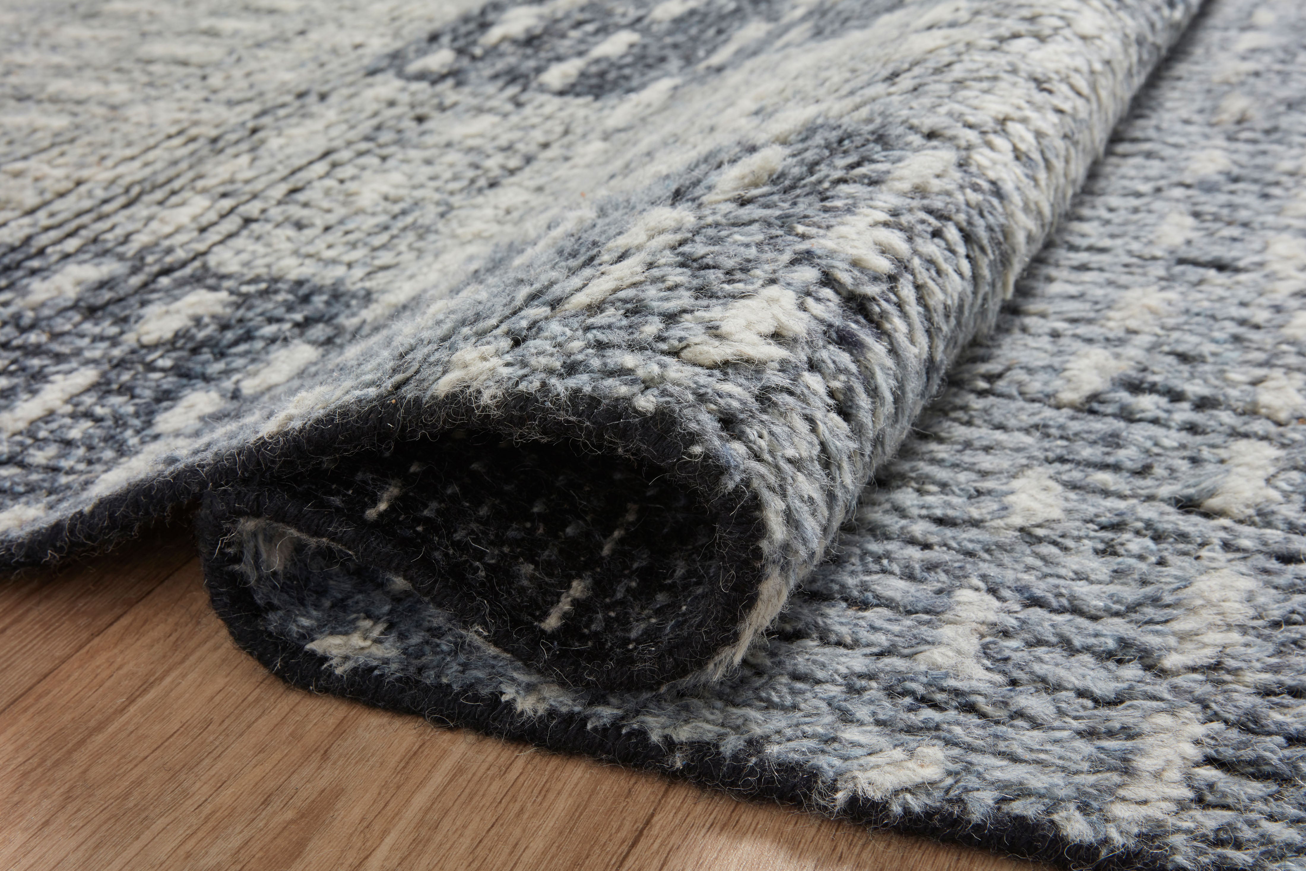 Amber Lewis x Loloi Gwyneth Denim / Sky Rug 2-patterned Loloi