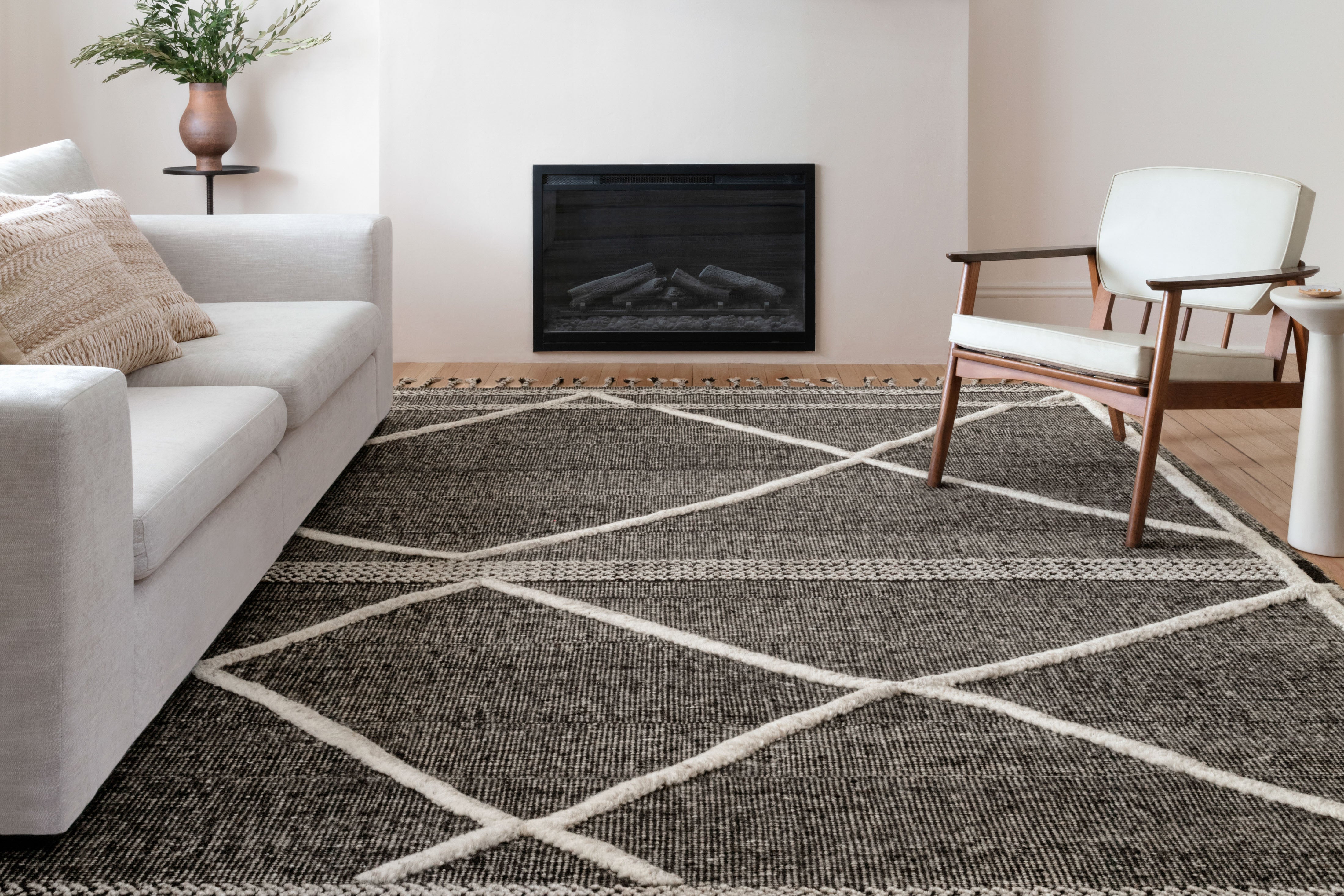 Loloi Iman Beige / Charcoal Rug RUGS - patterned Loloi