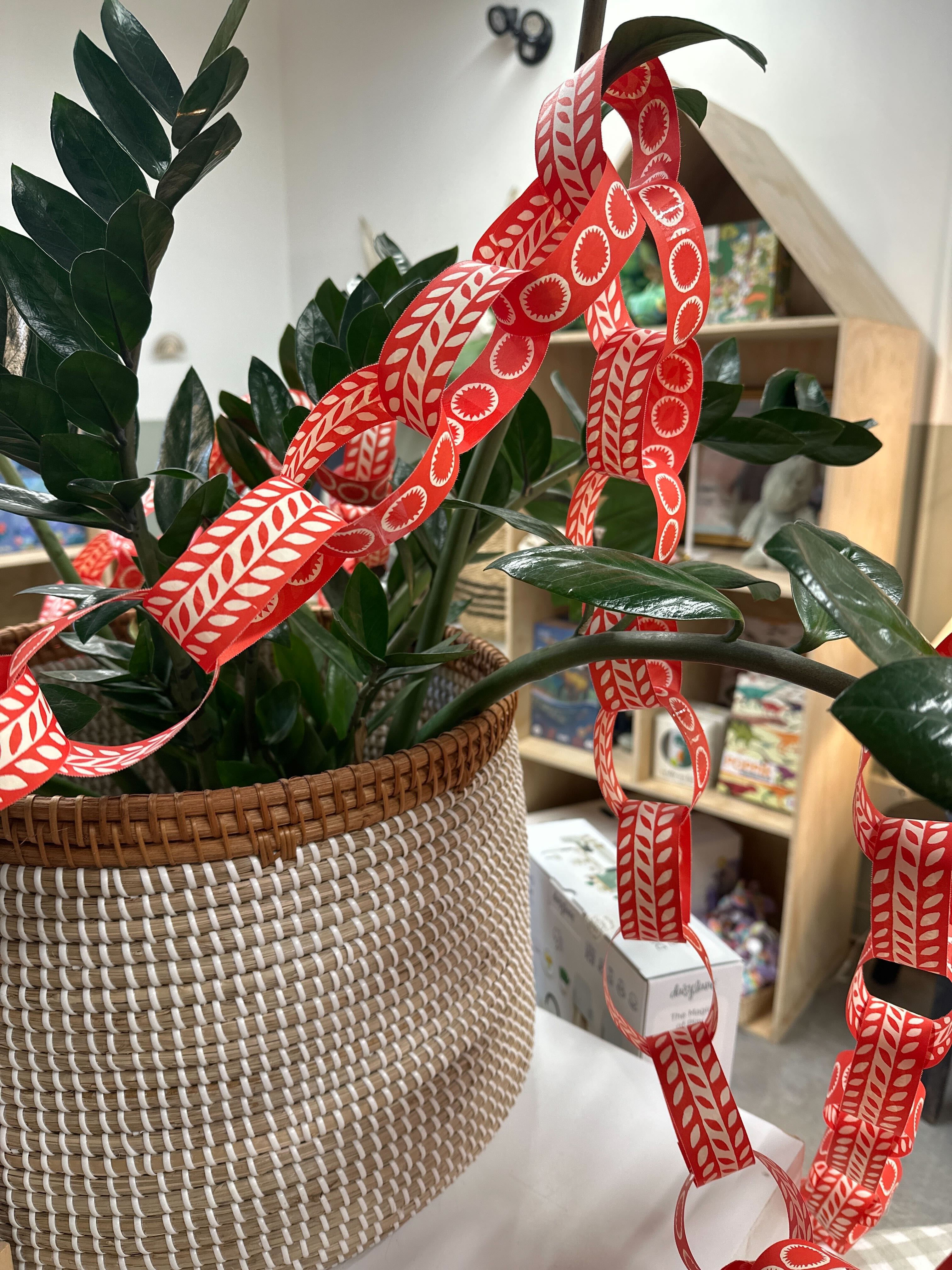 Paperchain Garland CHRISTMAS 2025 Cambridge Imprint (Faire)