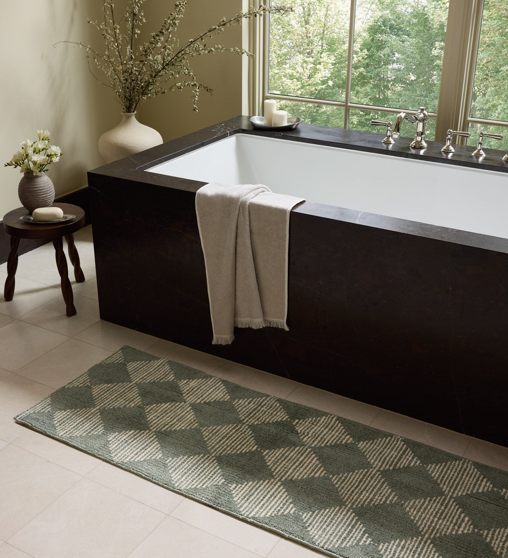 Chris Loves Julia x Loloi Lawrence Mist / Ivory Bath Mat - Rug & Weave