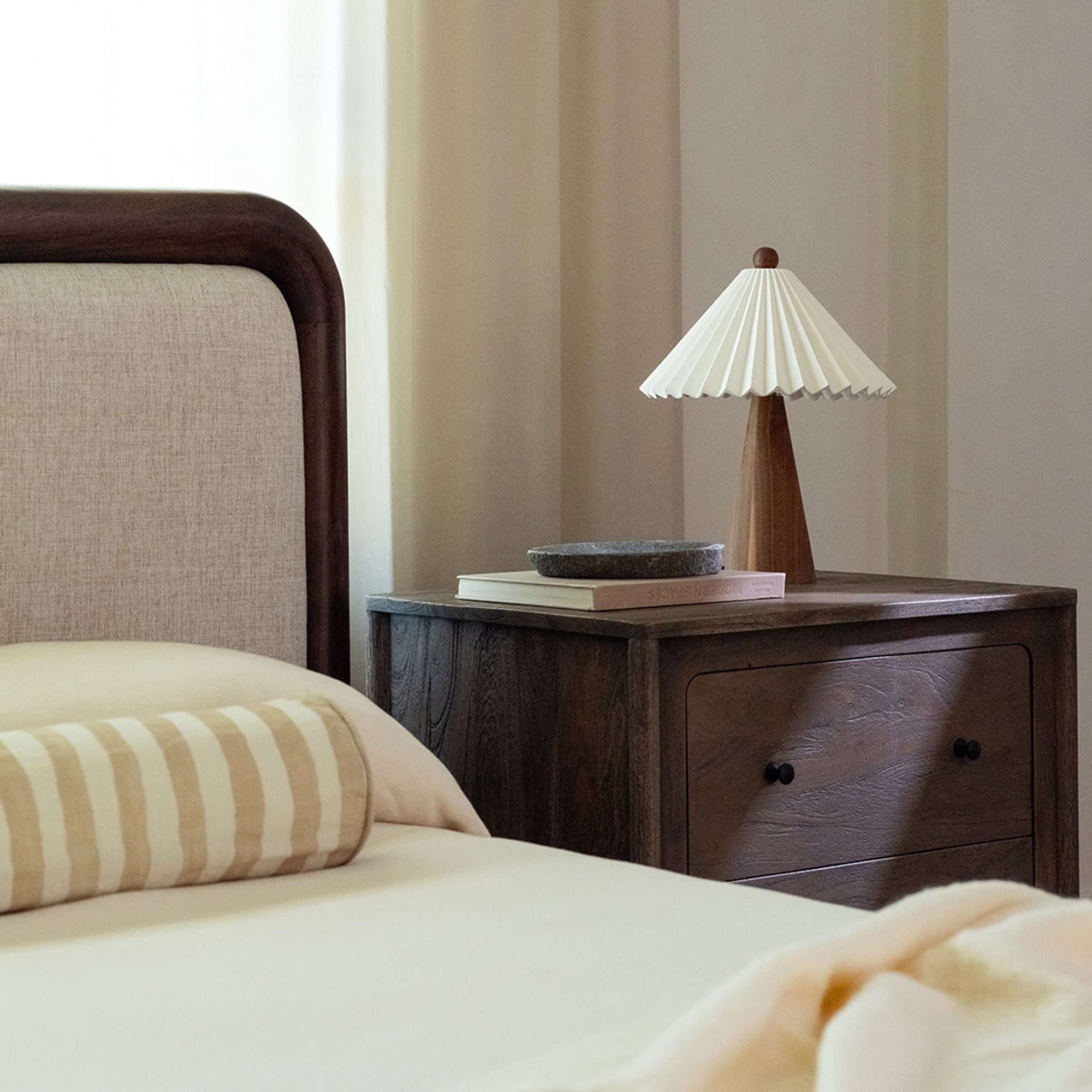 Bower Bed FURNITURE - bed Moe's Furniture