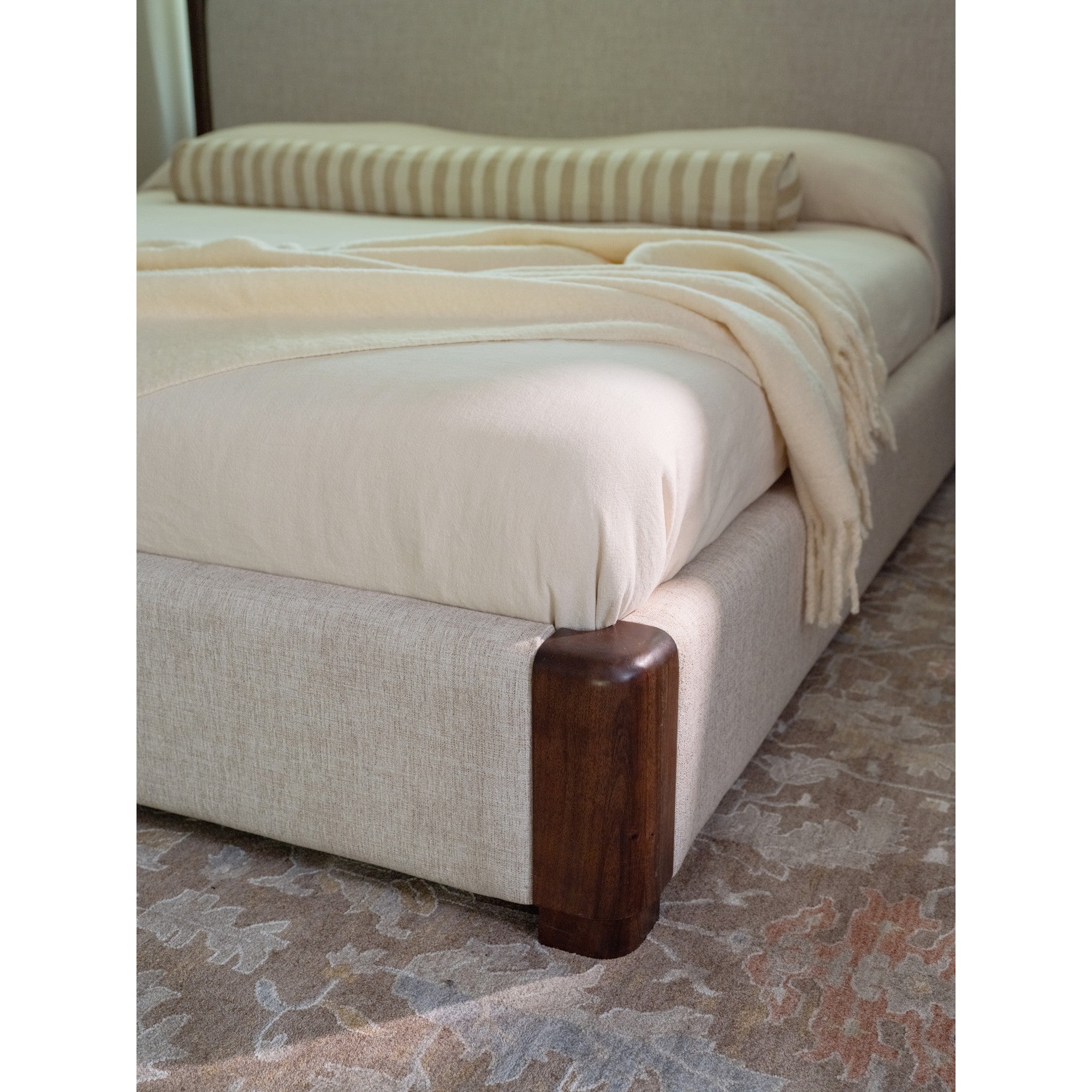 Bower Bed FURNITURE - bed Moe's Furniture