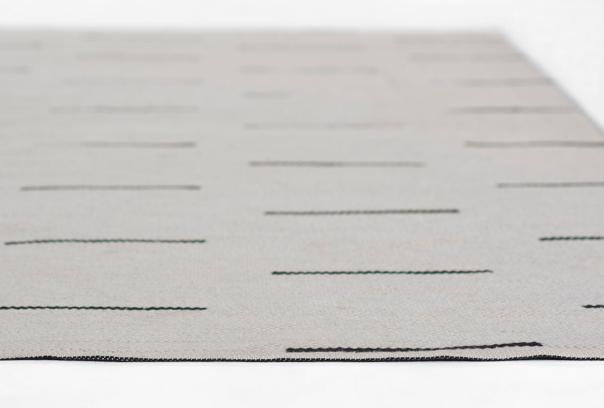 Mallow Ivory Reversible Rug 5-Rugs - indoor/outdoor Momeni