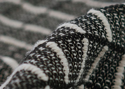 Mallow Black Reversible Rug 5-Rugs - indoor/outdoor Momeni
