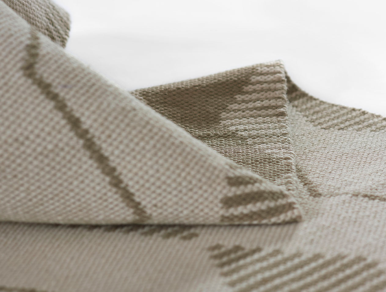 Mallow Beige Reversible Rug 5-Rugs - indoor/outdoor Momeni