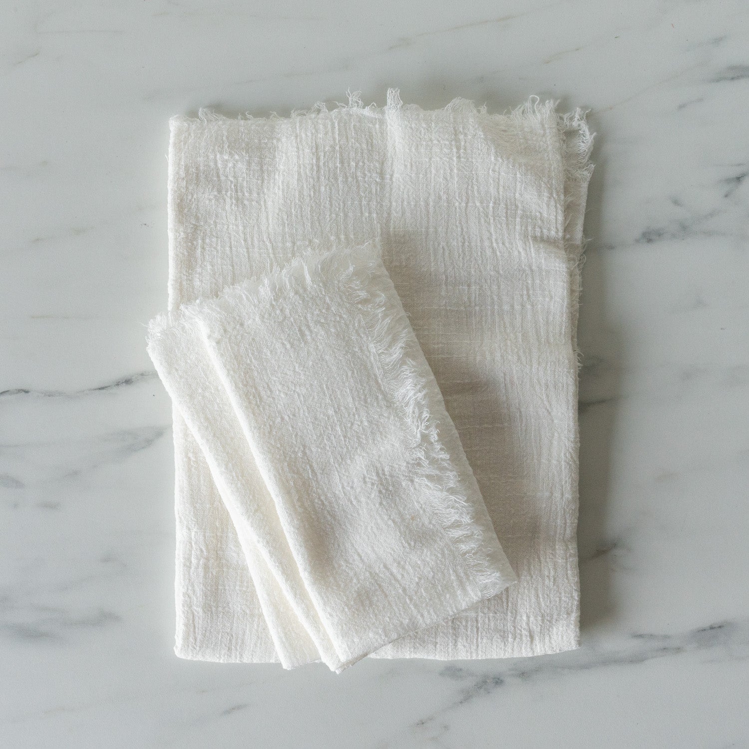 White Cotton Fringed Table Runner table runner Bluum Maison (Faire)