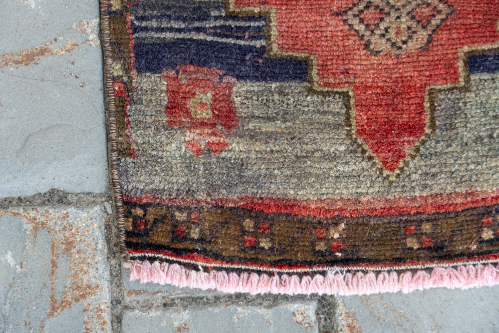 1'3" x 2'8" Vintage Oushak Rug RUGS - vintage Rug & Weave Rugs