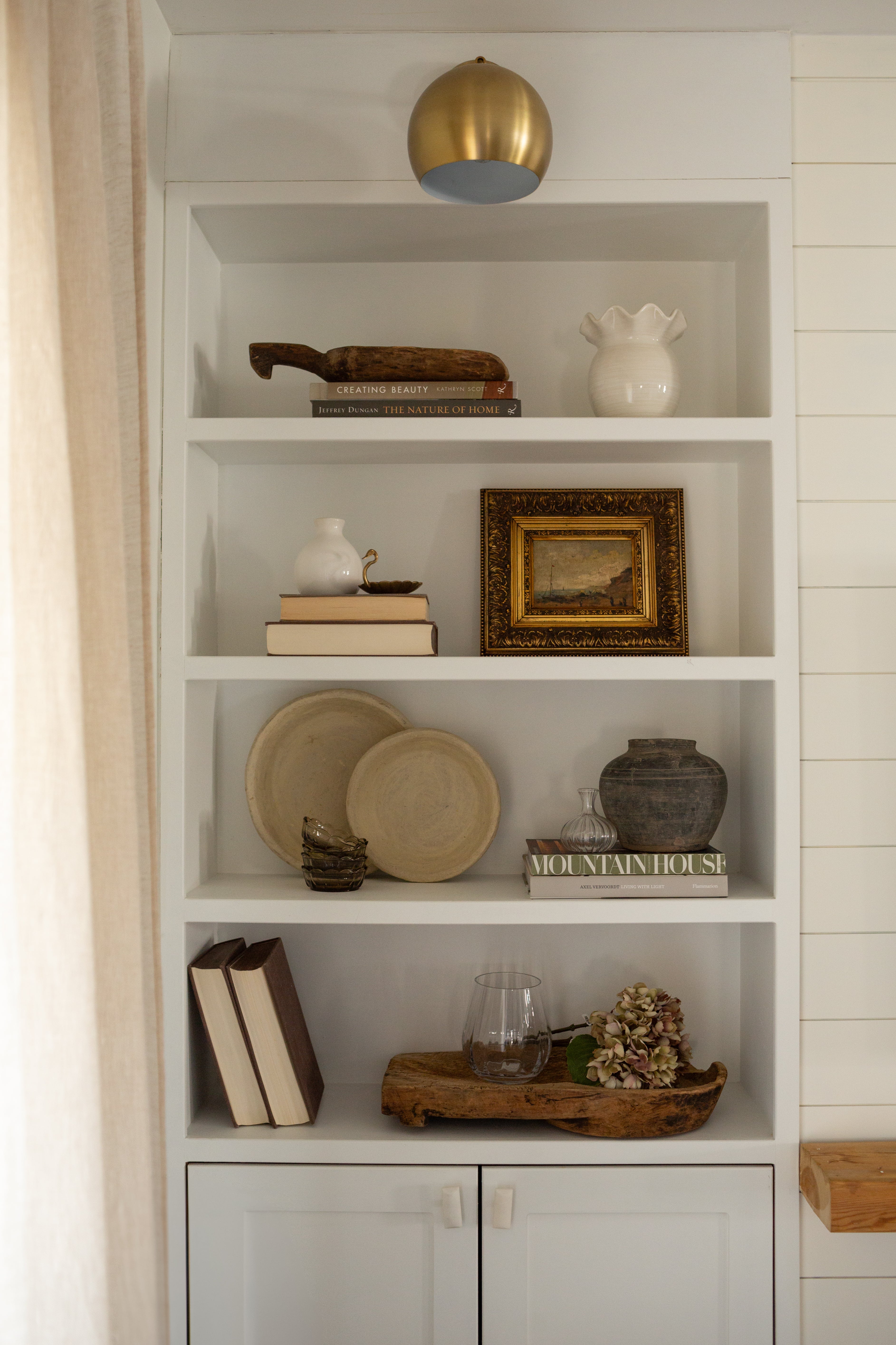 "Mountain House: Studies in Elevated Design" by Nina Freudenberger BOOKS - design Penguin Random House