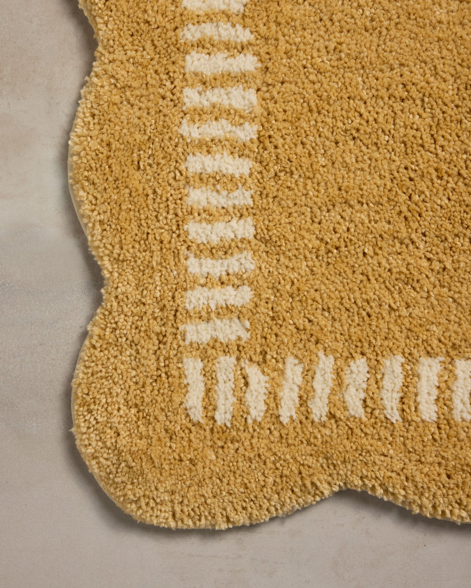 Chris Loves Julia x Loloi Valerie Wheat / Ivory Bath Mat - Rug & Weave