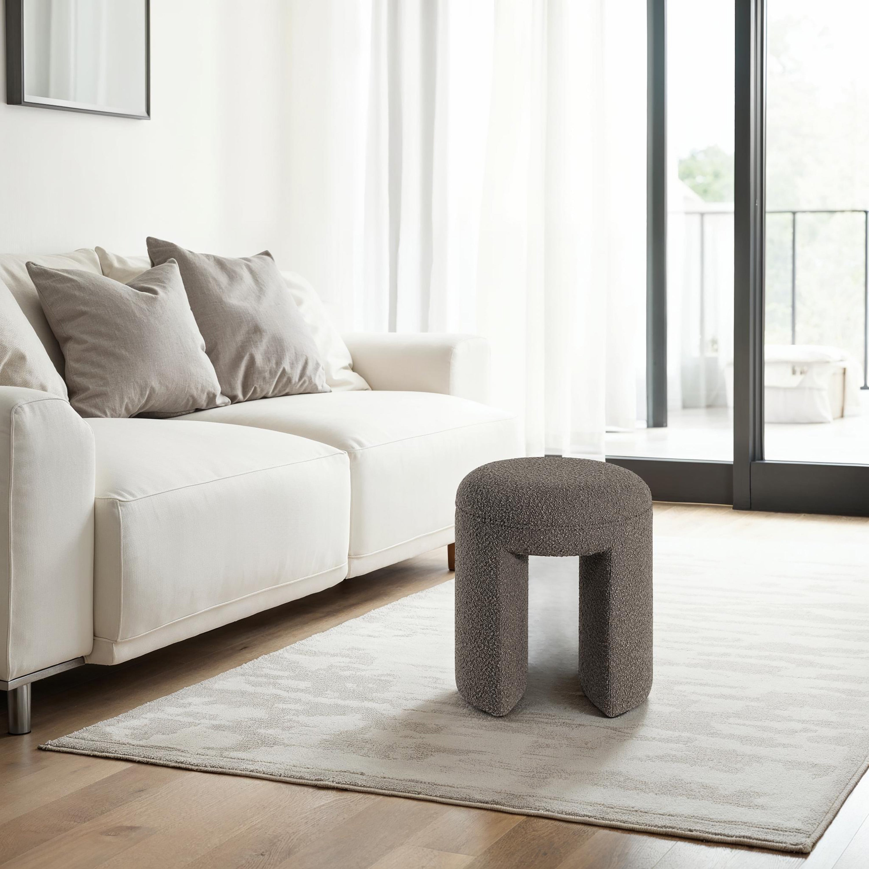 Amarah Stool
