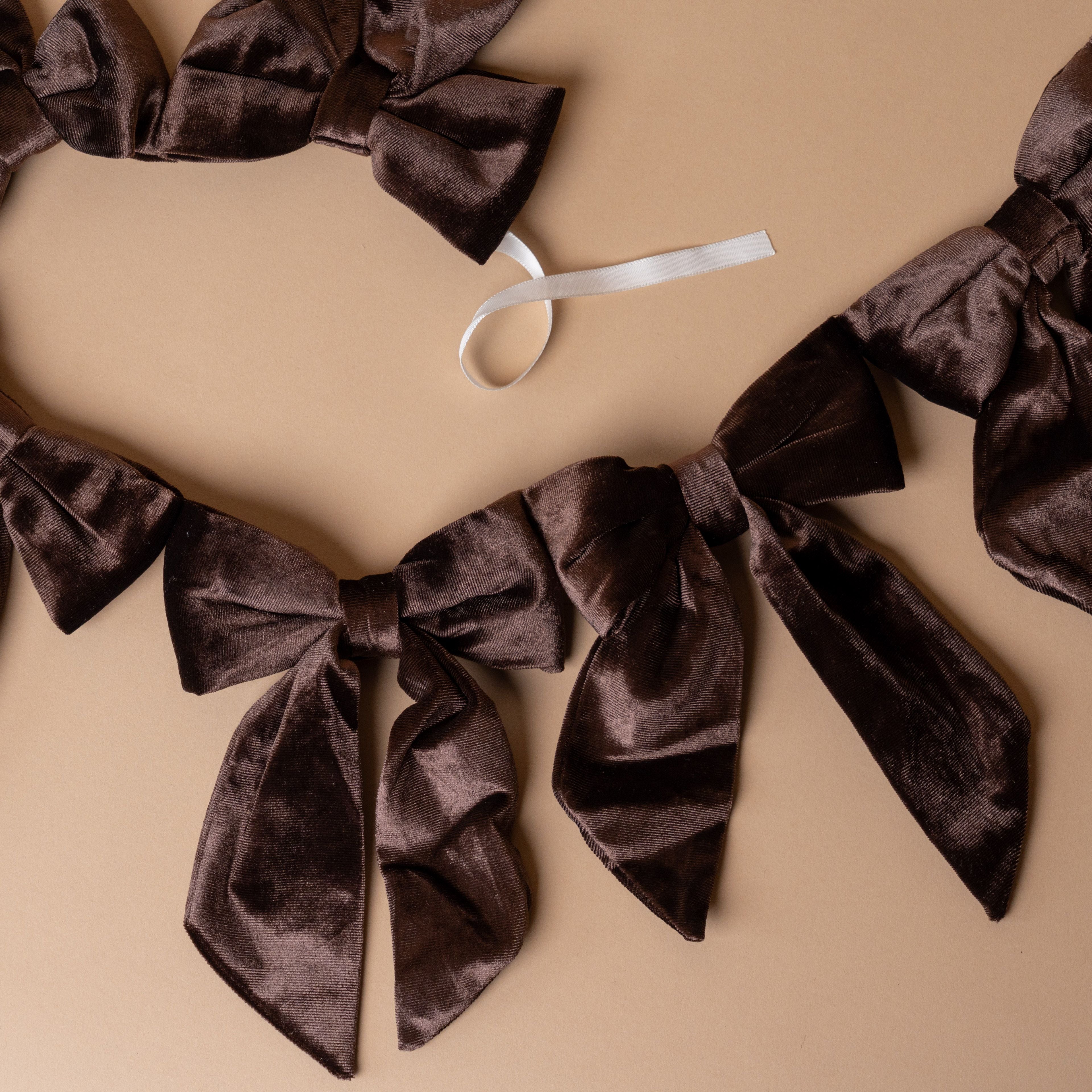 Bow Garland – view 2