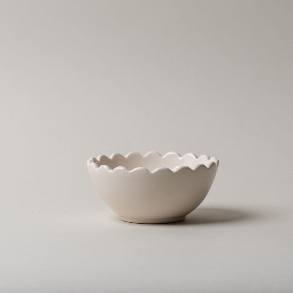 White Stoneware Scallop Edge Bowl CHRISTMAS 2025 Creative Co-op (DYA)