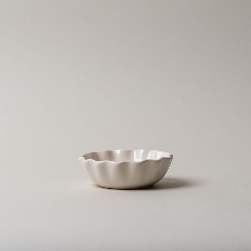 White Stoneware Scallop Edge Bowl CHRISTMAS 2025 Creative Co-op (DYA)