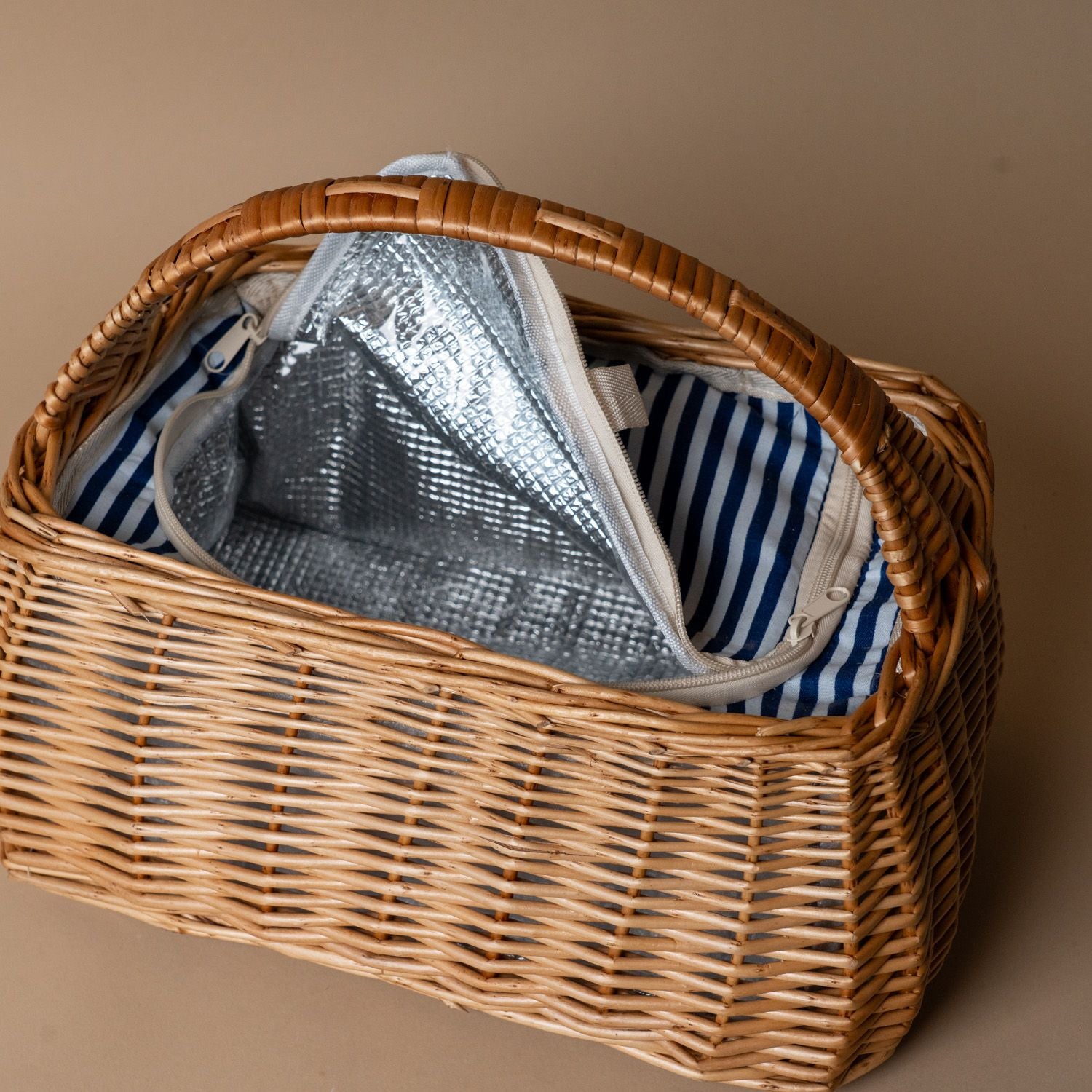 Classic Willow Picnic Basket picnic basket Bacon Basketware (Faire)