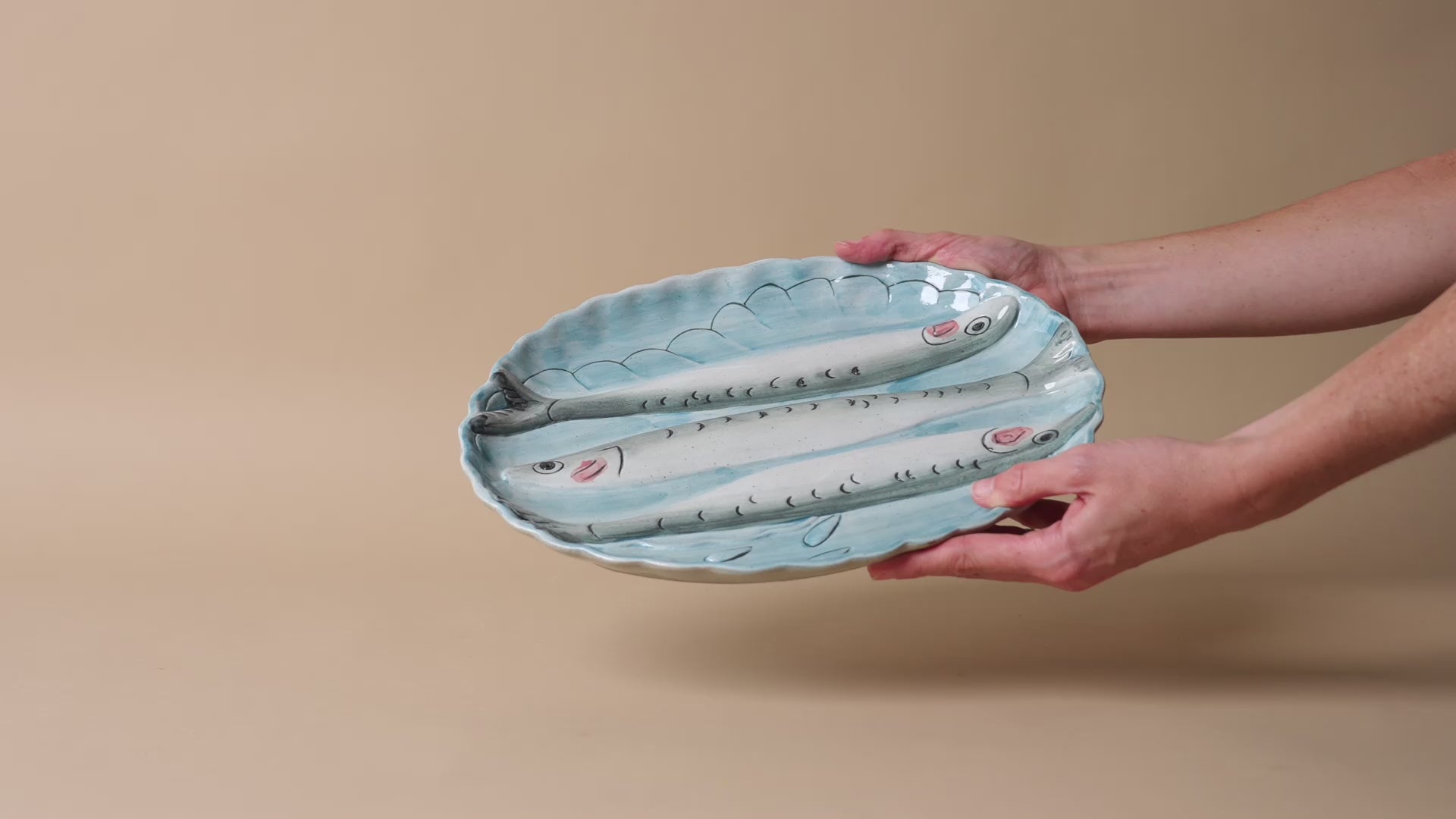 Stoneware Scallop Fisherman Dish dish Creative Co-op (DYA)