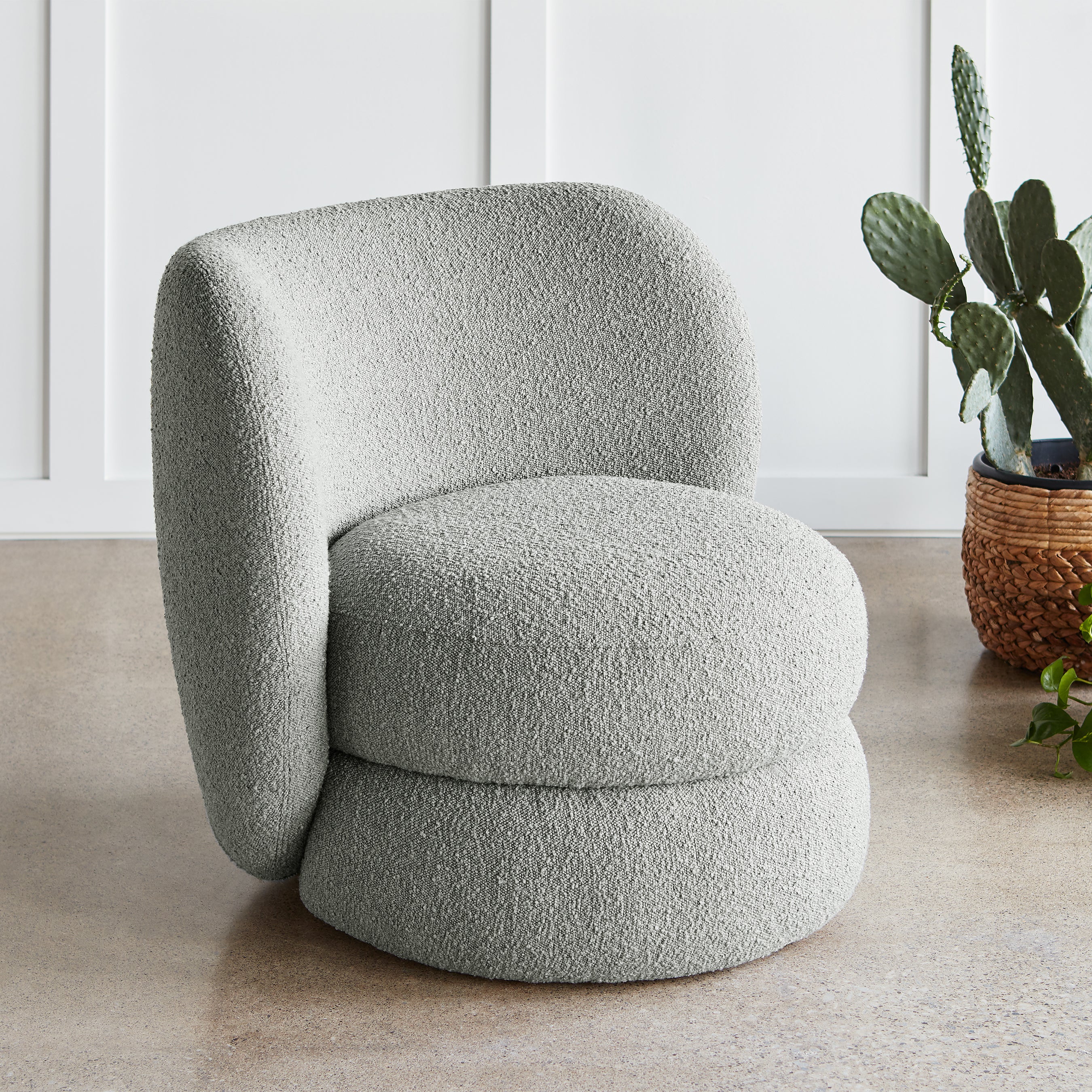 Gus* Modern Forme Chair 3 - FURNITURE - chair Gus