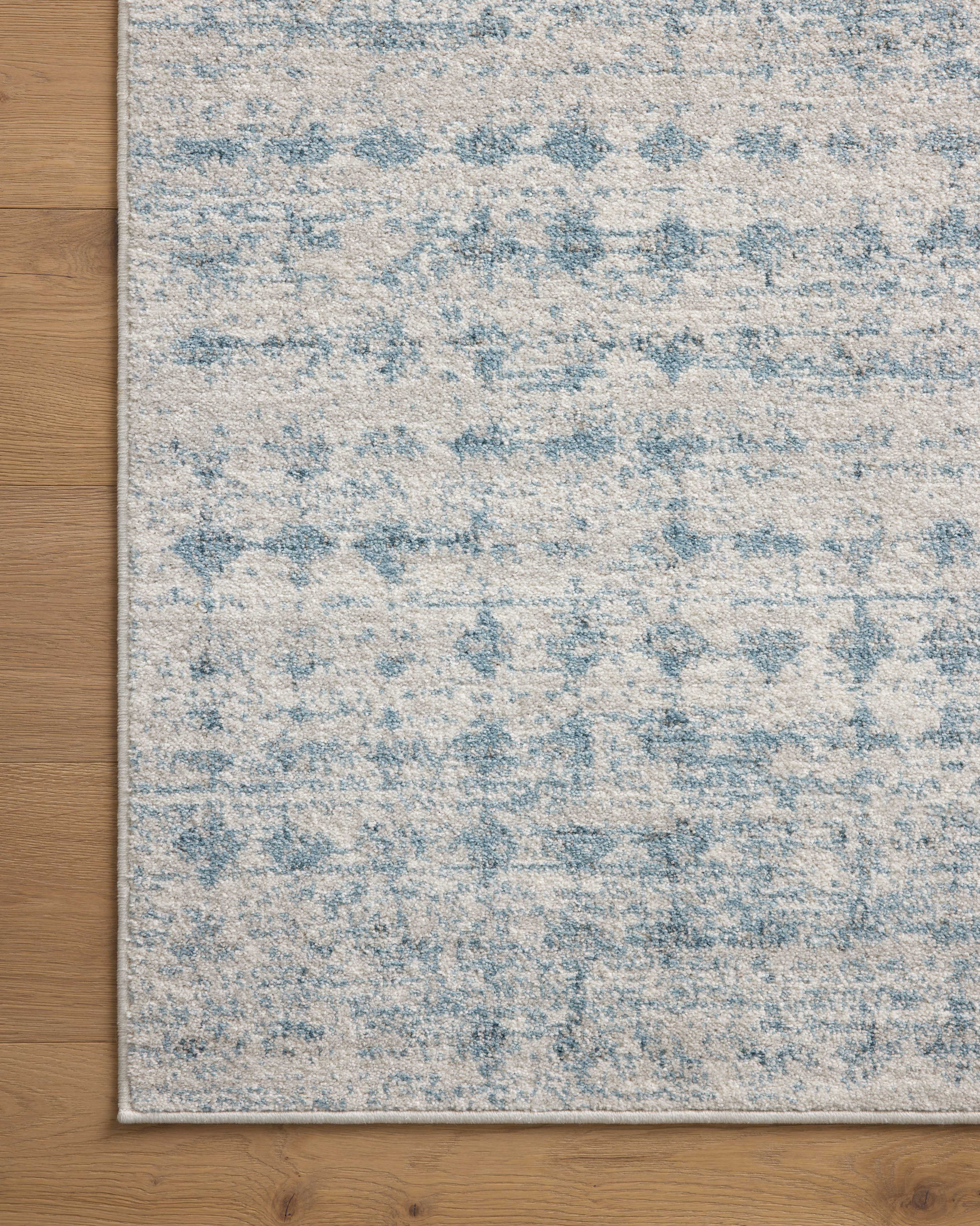 OVERSTOCK RUG - Loloi Kamala Sky / Dove Rug - 5'3" x 7'9" IN STORE - Sale Rug Loloi