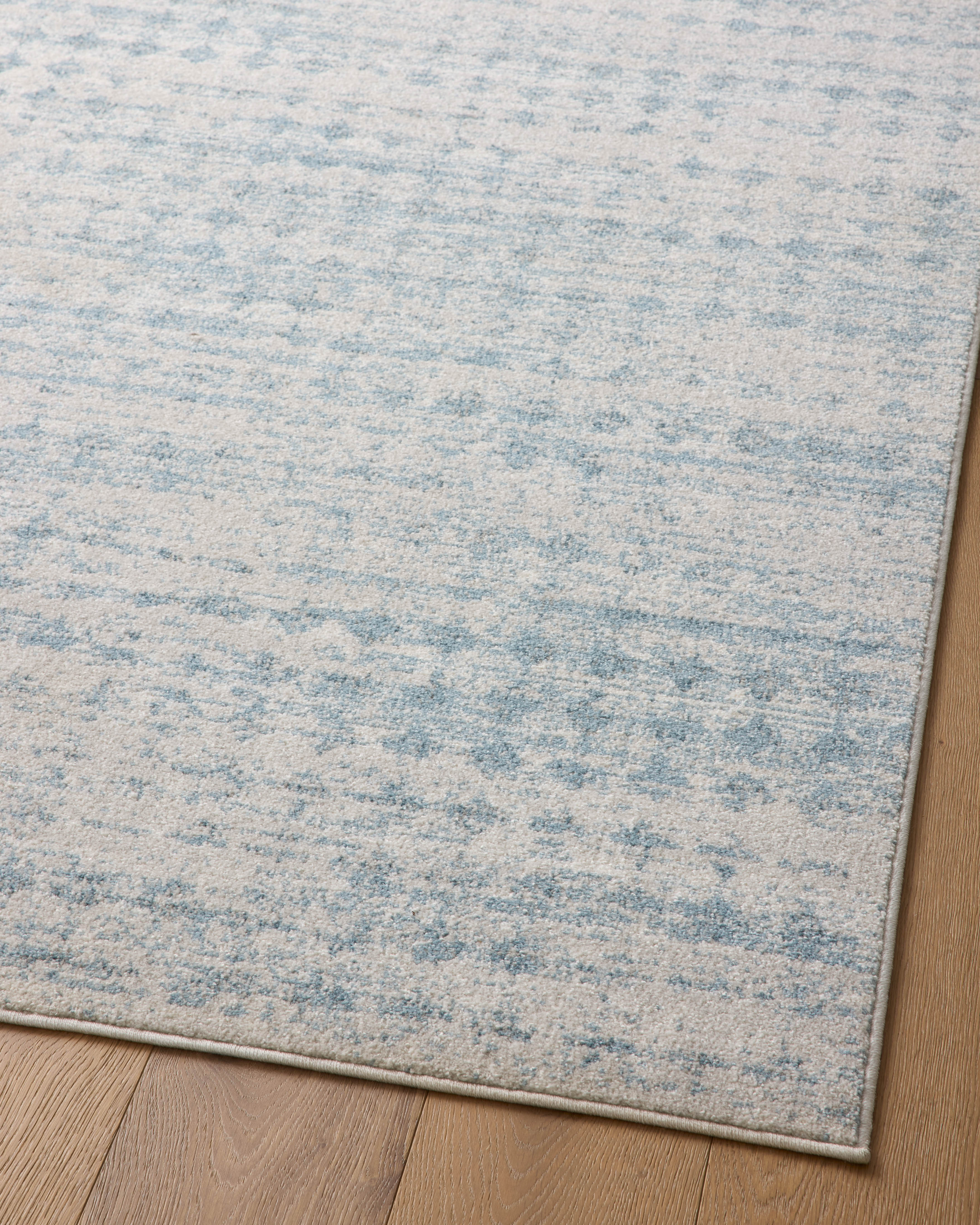 OVERSTOCK RUG - Loloi Kamala Sky / Dove Rug - 5'3" x 7'9" IN STORE - Sale Rug Loloi